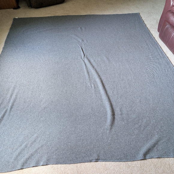 L.L. Bean X Pendleton Gray Wool Blanket, King Size - Picture 6 of 8